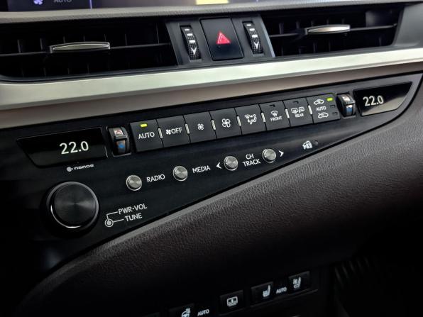 Lexus ES VII с пробегом 2020 года, цена 3 300 000 рублей, 156969 км, седан, Автокод Объявления