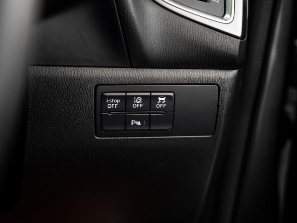 Mazda Axela III Рестайлинг с пробегом 2017 года, цена 1 330 000 рублей, 122069 км, хэтчбек, Автокод Объявления