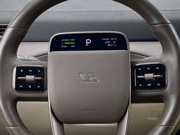 Li Auto (Lixiang) Mega с пробегом 2024 года, цена 7 849 000 рублей, 2800 км, минивэн, Автокод Объявления