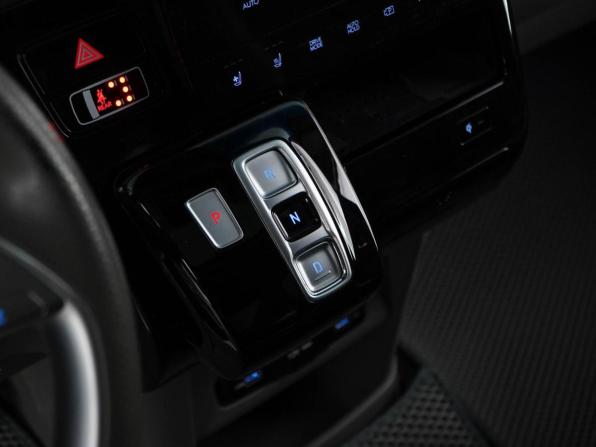 Hyundai Staria I с пробегом 2023 года, цена 5 650 000 рублей, 87120 км, минивэн, Автокод Объявления