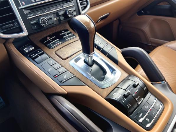 Porsche Cayenne II (958) с пробегом 2010 года, цена 2 290 000 рублей, 131542 км, внедорожник, Автокод Объявления