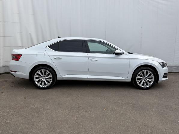 Skoda Superb III Рестайлинг с пробегом 2022 года, цена 2 870 000 рублей, 103220 км, лифтбек, Автокод Объявления