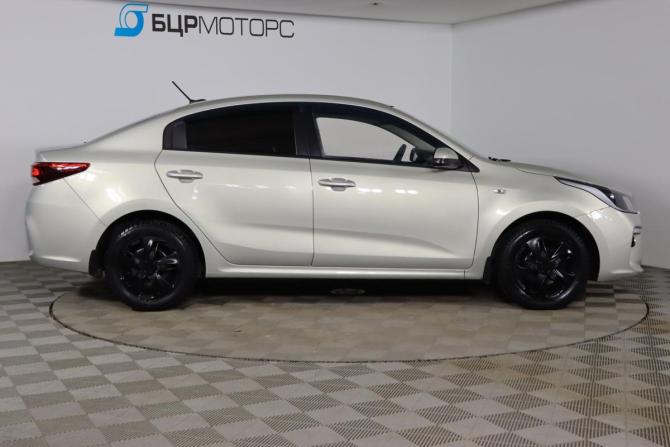 Kia Rio IV с пробегом 2018 года, цена 1 399 990 рублей, 79311 км, седан, Автокод Объявления