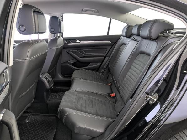 Volkswagen Passat B8 Рестайлинг с пробегом 2021 года, цена 2 210 000 рублей, 90268 км, седан, Автокод Объявления
