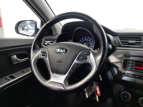 Kia Rio III Рестайлинг с пробегом 2016 года, цена 1 140 000 рублей, 51270 км, хэтчбек, Автокод Объявления
