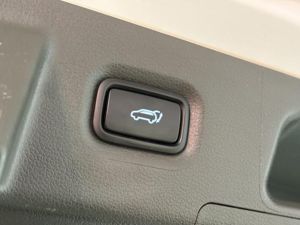 Hyundai Santa Fe IV Рестайлинг с пробегом 2022 года, цена 3 950 000 рублей, 101112 км, внедорожник, Автокод Объявления