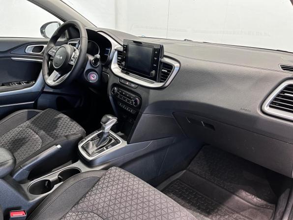 Kia Ceed III Рестайлинг с пробегом 2023 года, цена 1 990 000 рублей, 68026 км, хэтчбек, Автокод Объявления