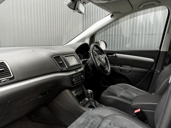 Volkswagen Sharan II с пробегом 2011 года, цена 1 300 000 рублей, 139900 км, минивэн, Автокод Объявления