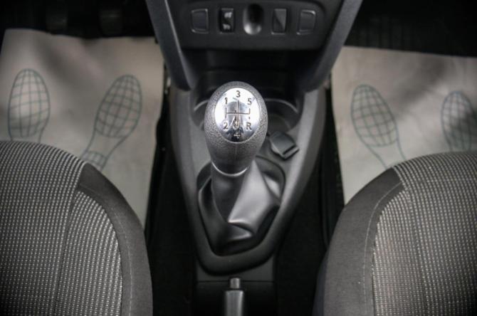 Renault Sandero II с пробегом 2018 года, цена 999 000 рублей, 135265 км, хэтчбек, Автокод Объявления