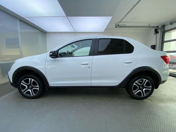 Renault Logan II Рестайлинг с пробегом 2018 года, цена 1 199 000 рублей, 111750 км, седан, Автокод Объявления