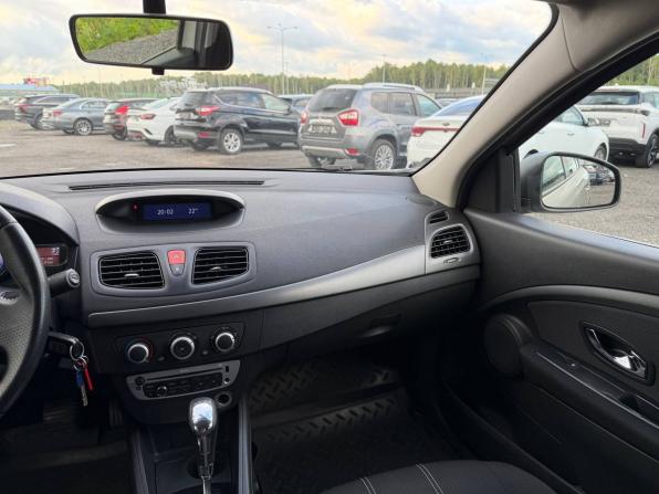 Renault Fluence I Рестайлинг с пробегом 2014 года, цена 685 000 рублей, 190156 км, седан, Автокод Объявления