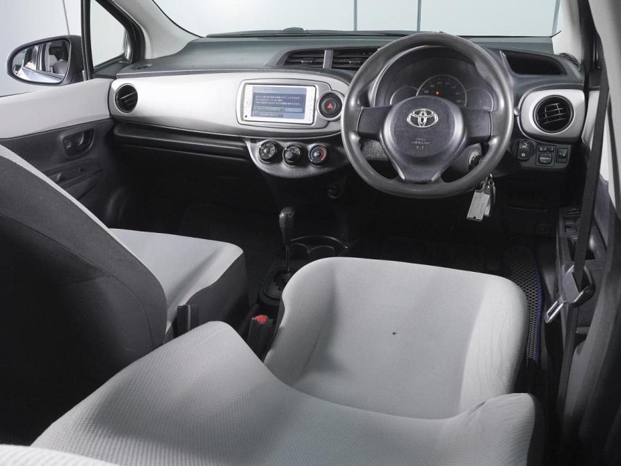 Toyota Vitz III (XP130) Ростов-на-Дону  - изображение 6