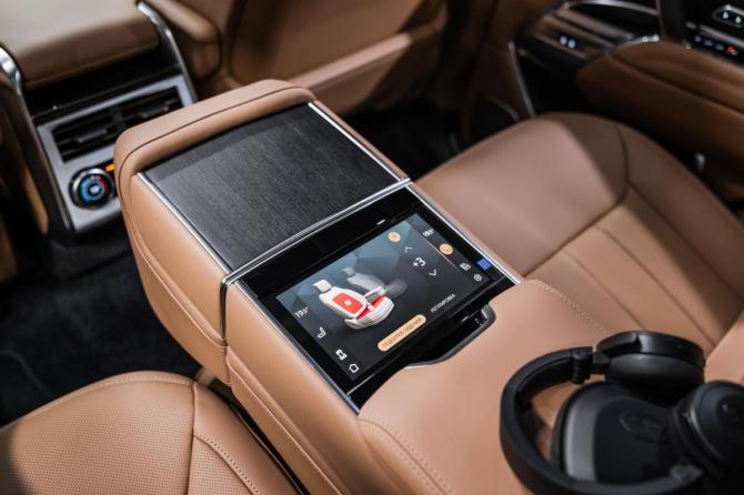 Новый Land Rover Range Rover V 2025 года, цена 25 800 000 рублей, внедорожник, Автокод Объявления