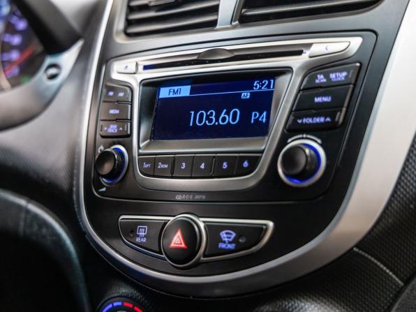 Hyundai Solaris I Рестайлинг с пробегом 2015 года, цена 878 000 рублей, 165377 км, седан, Автокод Объявления