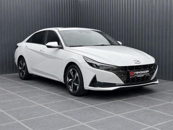 Hyundai Elantra VII (CN7) с пробегом 2022 года, цена 1 742 000 рублей, 32000 км, седан, Автокод Объявления