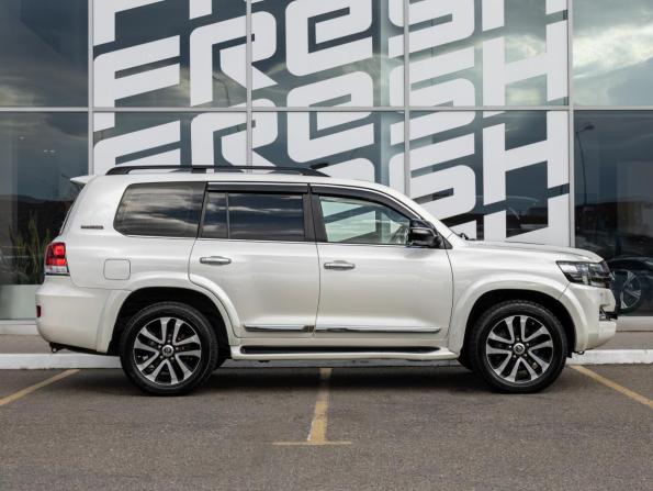 Toyota Land Cruiser 200 Series Рестайлинг 2 с пробегом 2019 года, цена 7 999 000 рублей, 148774 км, внедорожник, Автокод Объявления