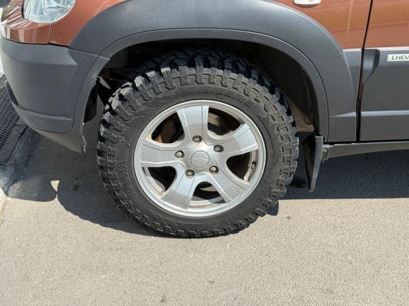 Chevrolet Niva I Рестайлинг с пробегом 2018 года, цена 650 000 рублей, 114177 км, внедорожник, Автокод Объявления