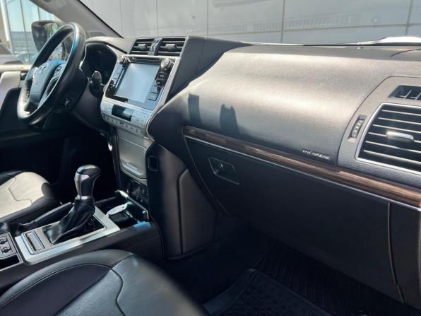 Toyota Land Cruiser Prado 150 Series Рестайлинг 2 с пробегом 2019 года, цена 4 890 000 рублей, 123525 км, внедорожник, Автокод Объявления