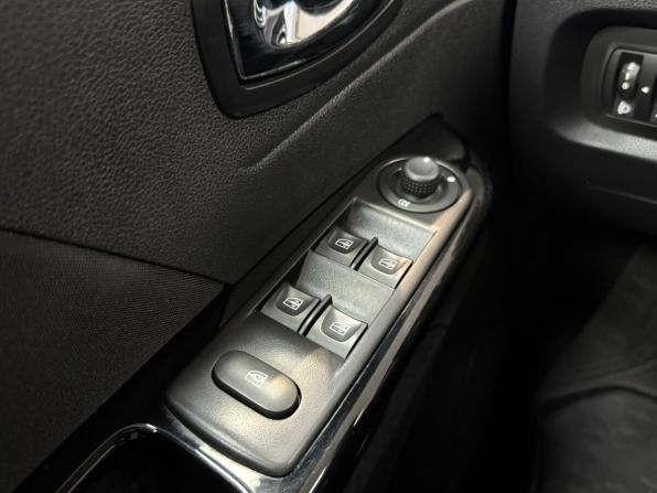Renault Kaptur I с пробегом 2018 года, цена 1 390 000 рублей, 77288 км, внедорожник, Автокод Объявления