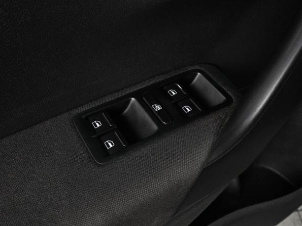 Volkswagen Polo V Рестайлинг с пробегом 2017 года, цена 1 079 000 рублей, 226390 км, седан, Автокод Объявления