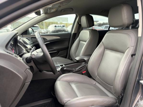 Opel Insignia I Рестайлинг с пробегом 2014 года, цена 1 395 000 рублей, 64000 км, седан, Автокод Объявления