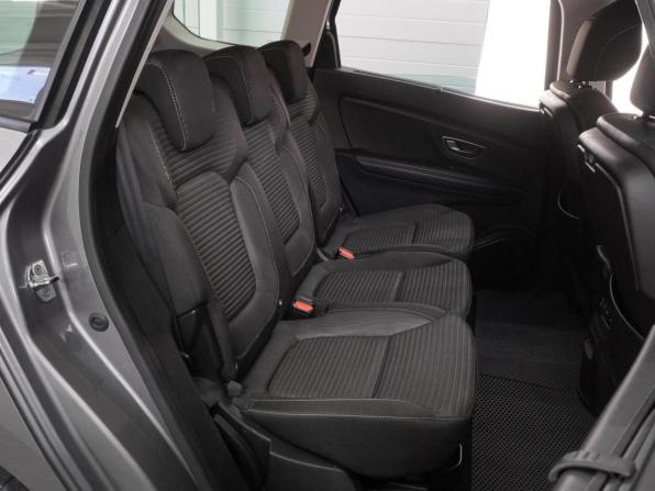 Renault Scenic IV с пробегом 2017 года, цена 1 643 000 рублей, 189422 км, компактвэн, Автокод Объявления