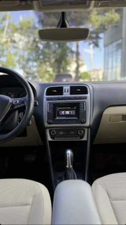 Volkswagen Polo V Рестайлинг с пробегом 2016 года, цена 1 440 000 рублей, 73624 км, седан, Автокод Объявления