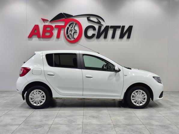 Renault Sandero II с пробегом 2015 года, цена 805 000 рублей, 94450 км, хэтчбек, Автокод Объявления