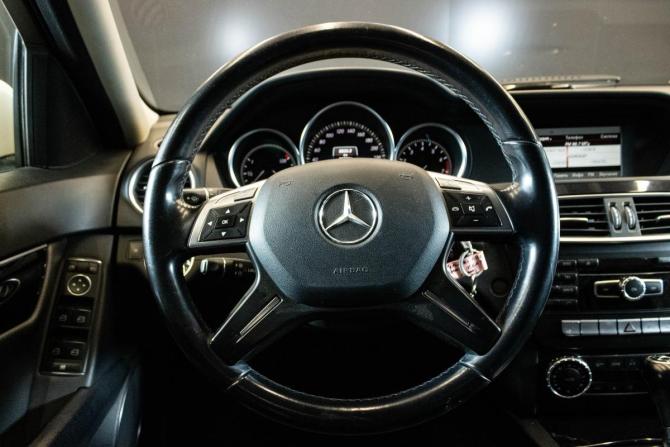 Mercedes-Benz C-Класс III (W204) Рестайлинг с пробегом 2013 года, цена 1 300 000 рублей, 232830 км, седан, Автокод Объявления