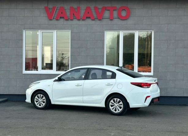 Kia Rio IV с пробегом 2018 года, цена 1 250 000 рублей, 76276 км, седан, Автокод Объявления