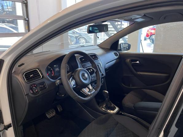 Volkswagen Polo V Рестайлинг с пробегом 2018 года, цена 945 000 рублей, 211812 км, седан, Автокод Объявления