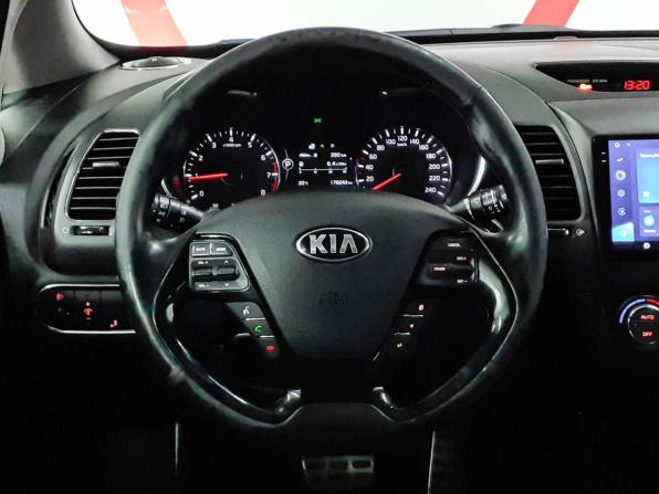 Kia Cerato III Рестайлинг (Classic) с пробегом 2018 года, цена 1 357 000 рублей, 178243 км, седан, Автокод Объявления