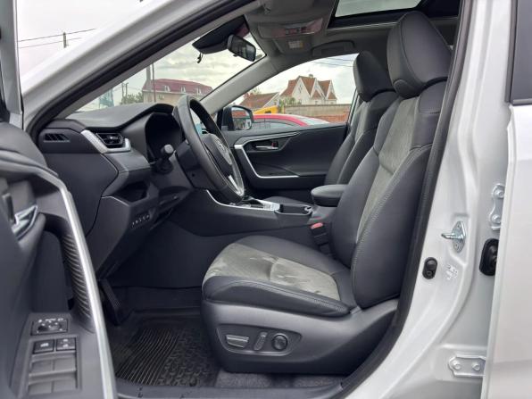 Toyota RAV4 V (XA50) с пробегом 2024 года, цена 3 499 900 рублей, 14445 км, внедорожник, Автокод Объявления
