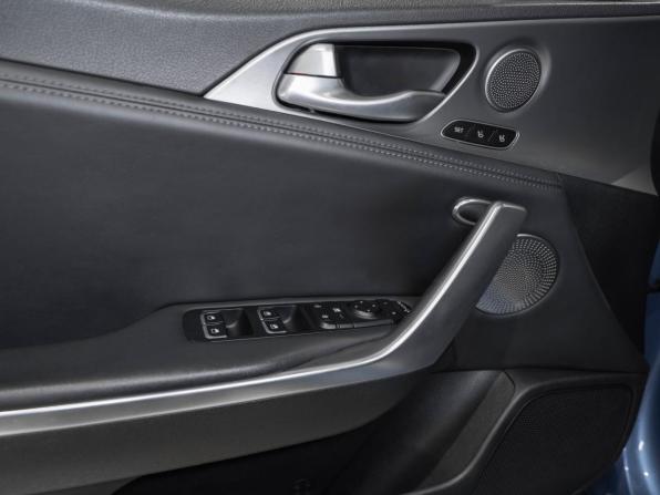 Kia Stinger I с пробегом 2019 года, цена 2 460 000 рублей, 124582 км, лифтбек, Автокод Объявления
