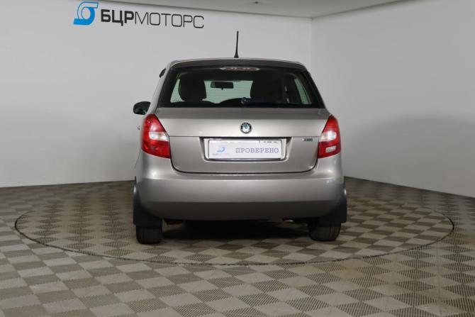 Skoda Fabia II Рестайлинг с пробегом 2011 года, цена 649 990 рублей, 70372 км, хэтчбек, Автокод Объявления