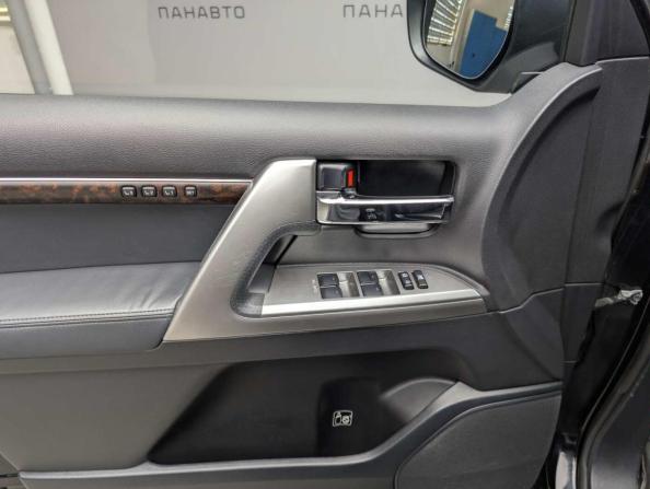 Toyota Land Cruiser 200 Series Рестайлинг 1 с пробегом 2014 года, цена 4 697 000 рублей, 152156 км, внедорожник, Автокод Объявления