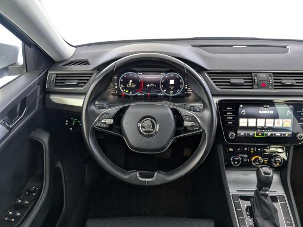 Skoda Superb III Рестайлинг с пробегом 2021 года, цена 2 500 000 рублей, 133030 км, лифтбек, Автокод Объявления