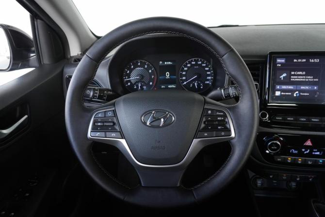 Hyundai Solaris II Рестайлинг с пробегом 2021 года, цена 1 850 000 рублей, 42317 км, седан, Автокод Объявления