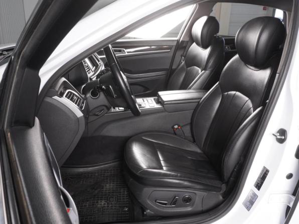 Hyundai Genesis II с пробегом 2015 года, цена 2 035 000 рублей, 179268 км, седан, Автокод Объявления