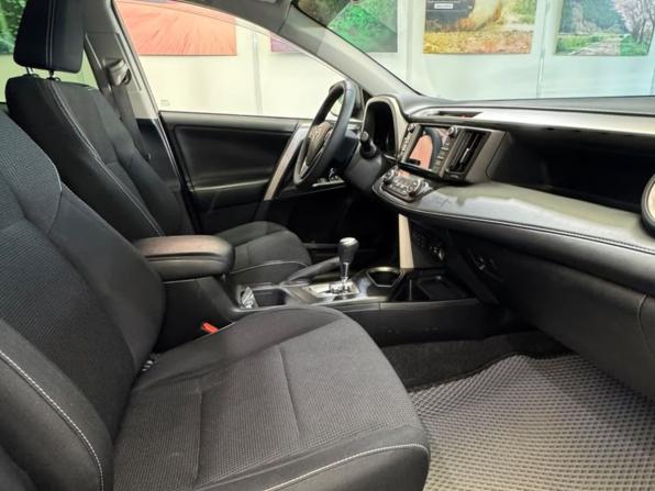 Toyota RAV4 IV (XA40) Рестайлинг с пробегом 2018 года, цена 2 790 000 рублей, 111917 км, внедорожник, Автокод Объявления