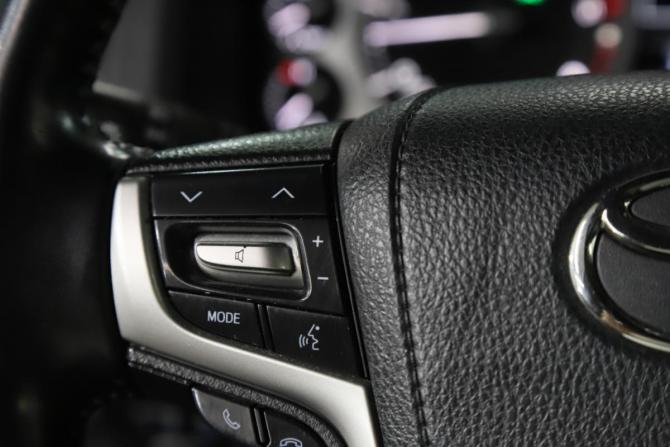 Toyota Land Cruiser 200 Series Рестайлинг 2 с пробегом 2017 года, цена 7 600 000 рублей, 124718 км, внедорожник, Автокод Объявления