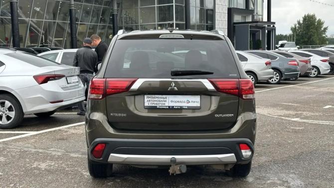 Mitsubishi Outlander III Рестайлинг 2 с пробегом 2017 года, цена 1 520 000 рублей, 241912 км, внедорожник, Автокод Объявления