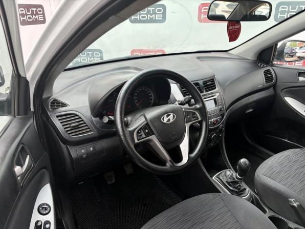 Hyundai Solaris I Рестайлинг с пробегом 2016 года, цена 625 000 рублей, 315533 км, седан, Автокод Объявления