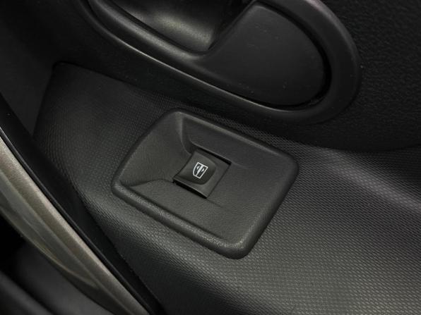 Renault Sandero II Рестайлинг с пробегом 2019 года, цена 1 300 000 рублей, 42170 км, хэтчбек, Автокод Объявления