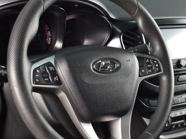 Lada (ВАЗ) Vesta I с пробегом 2018 года, цена 945 995 рублей, 95075 км, седан, Автокод Объявления