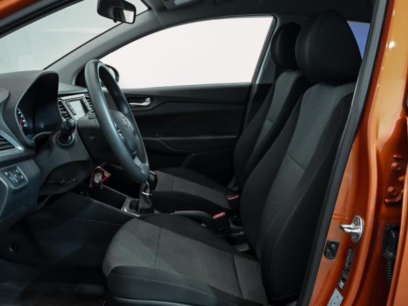 Hyundai Solaris II Рестайлинг с пробегом 2022 года, цена 1 830 000 рублей, 49232 км, седан, Автокод Объявления