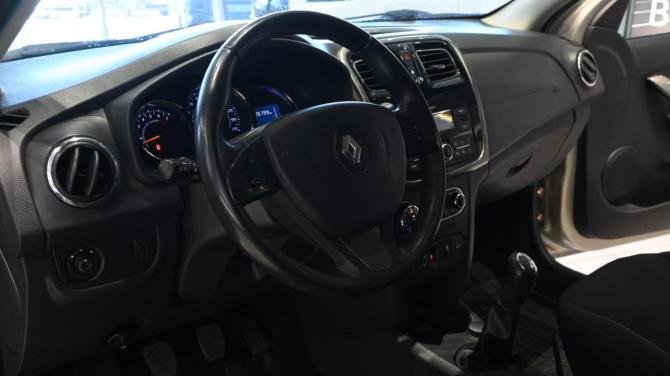 Renault Sandero II с пробегом 2017 года, цена 970 000 рублей, 126790 км, хэтчбек, Автокод Объявления