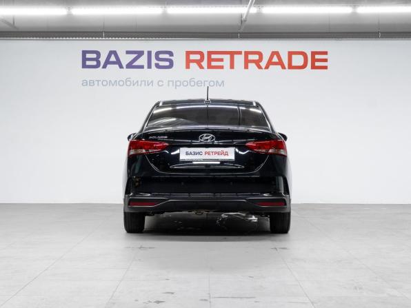 Hyundai Solaris II Рестайлинг с пробегом 2022 года, цена 1 680 000 рублей, 120537 км, седан, Автокод Объявления