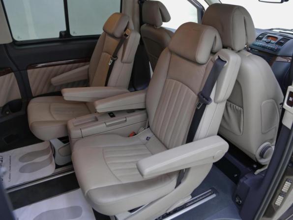 Mercedes-Benz Viano I (W639) Рестайлинг с пробегом 2013 года, цена 1 799 000 рублей, 136000 км, минивэн, Автокод Объявления