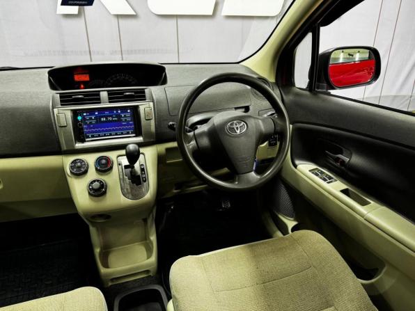Toyota Passo Sette с пробегом 2009 года, цена 629 000 рублей, 306195 км, компактвэн, Автокод Объявления
